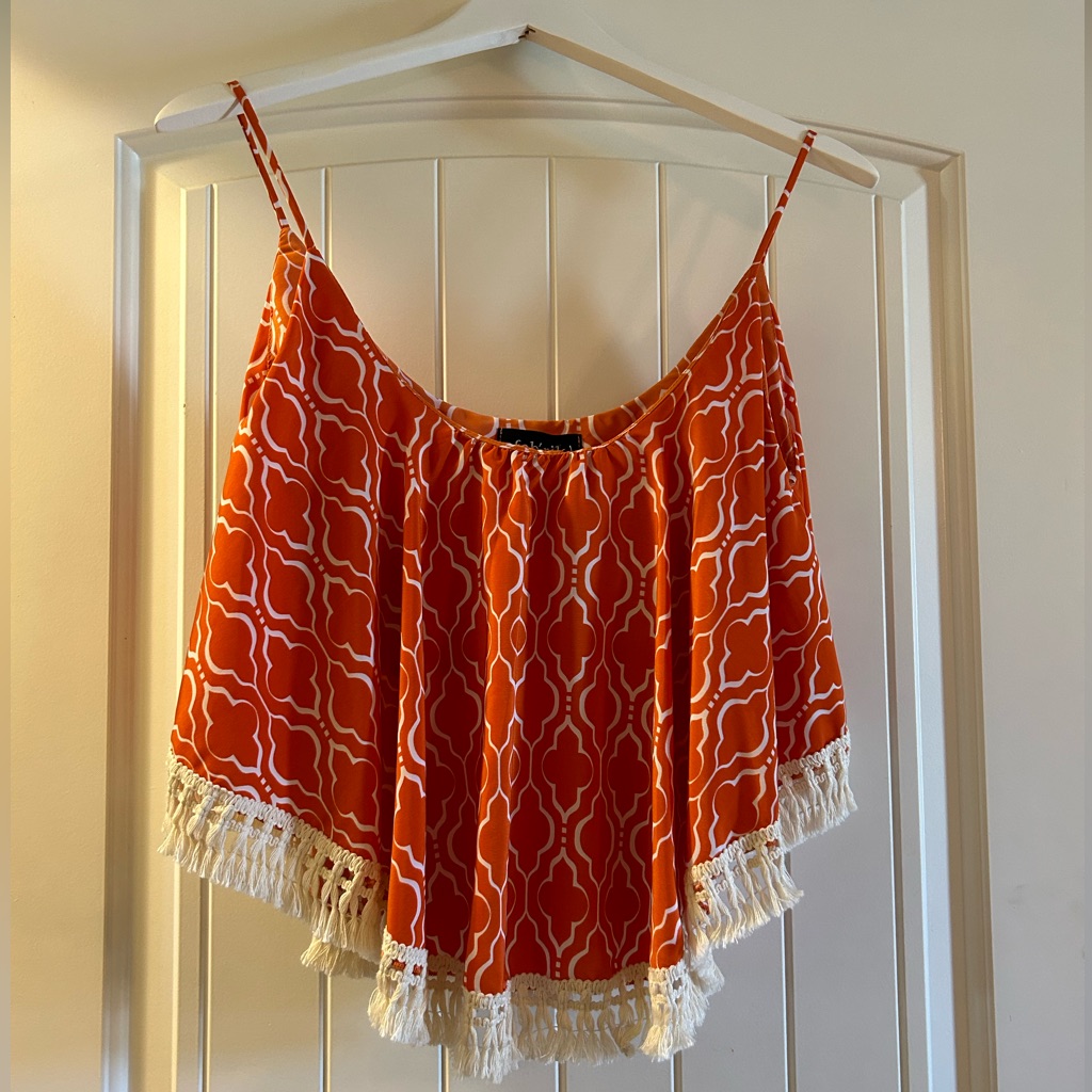 Fabrik Sleeveless Flowy Blouse. Built In Bra, Size Small, Nwt.